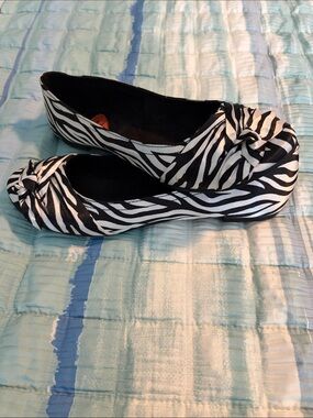 NIB Rocket Dog Memories Zebra Print Satin Ballet Flats Size 8.5